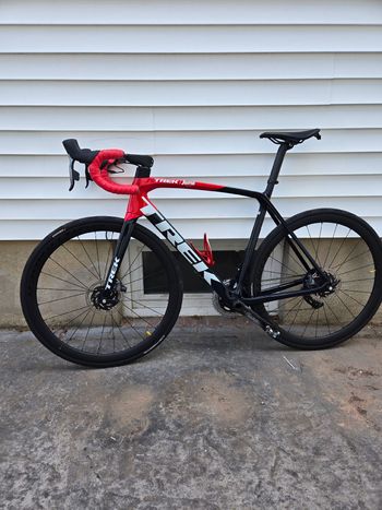 Used Trek Émonda SLR 7 eTap 2022 2022 Road & Gravel, Red — image 2 of 7