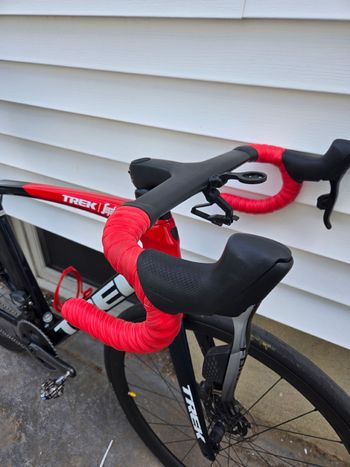 Used Trek Émonda SLR 7 eTap 2022 2022 Road & Gravel, Red — image 5 of 7