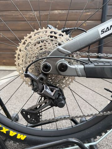 Gebrauchtes Santa Cruz Vala AL Deore 2026 2026 Mountainbike, Hellgrau, 29, 27.5 — Bild 3 von 6