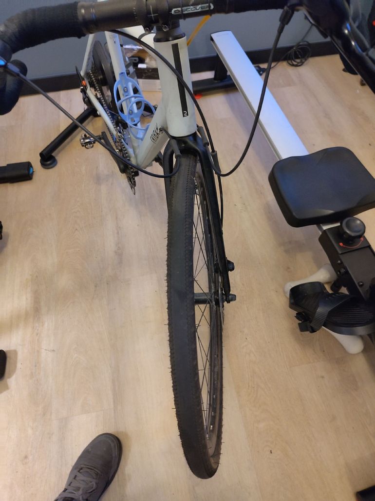 Used TRIBAN RC120 Women's Disc Gravel Adventure Bike - - Microshift 2020 2020 Road & Gravel, Green — image 2 of 5
