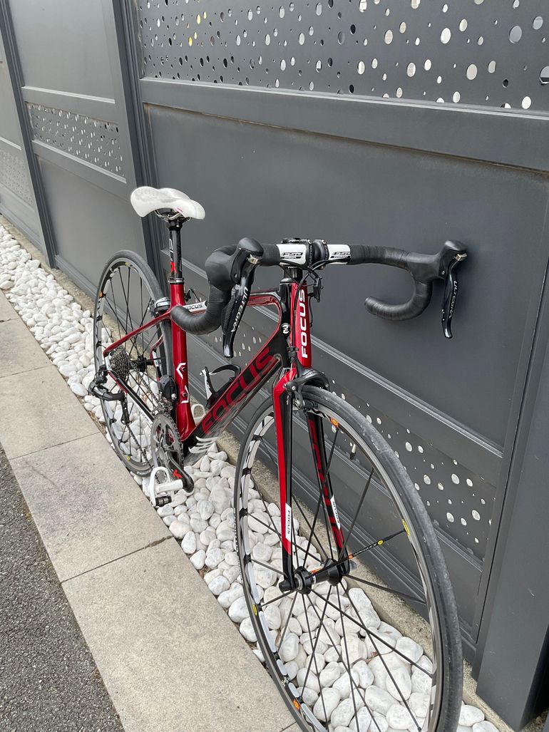 Used Focus Izalco Dona 2010 Road & Gravel, Rot — image 3 of 3