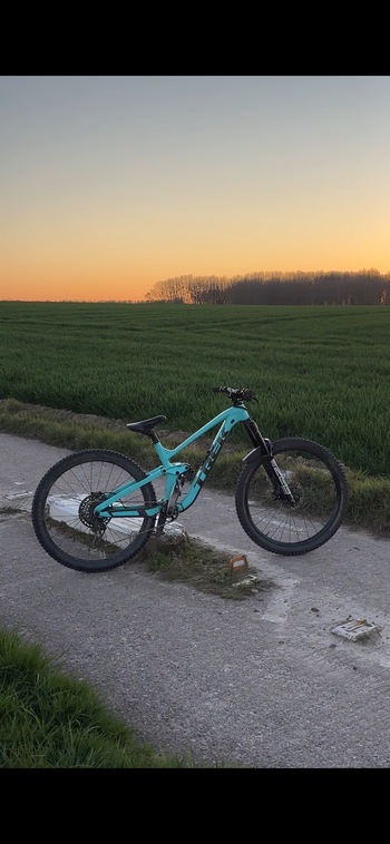 Used Trek Slash 8 Gen 5 2022 2022 MTB