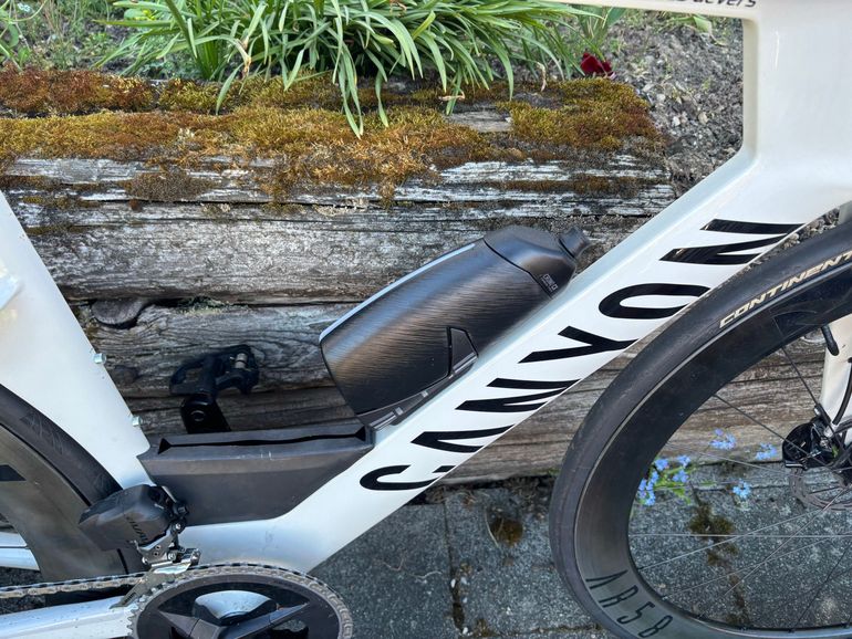 Used Canyon Speedmax CF 7 Disc eTap 2022 2022 Road & Gravel, White — image 5 of 26
