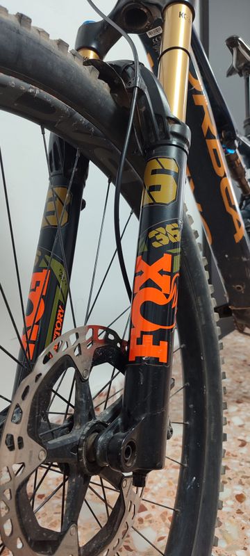 Orbea Rise Shimano SLX 2021 Mountainbike usato, Blu — immagine 2 di 18