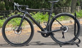 Used Colnago V4Rs Disc Ultegra Di2 8100 w/Fulcrum Racing Wind 400 Wheels 2024 2024 Road & Gravel, Black — image 22 of 22