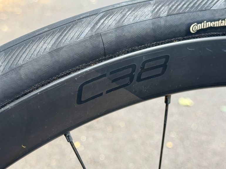 Used Colnago V4Rs Disc Ultegra Di2 8100 w/Fulcrum Racing Wind 400 Wheels 2024 2024 Road & Gravel, Black — image 19 of 22