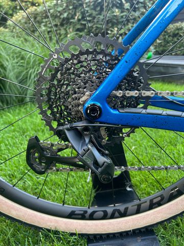 Used Trek Procaliber 9.7 2023 2023 Mountainbike, Blue, 29, 27.5 — image 10 of 13