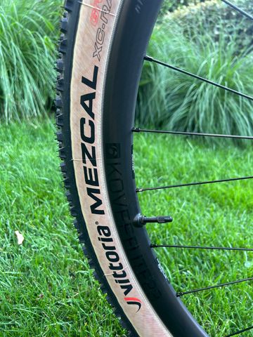 Used Trek Procaliber 9.7 2023 2023 Mountainbike, Blue, 29, 27.5 — image 8 of 13