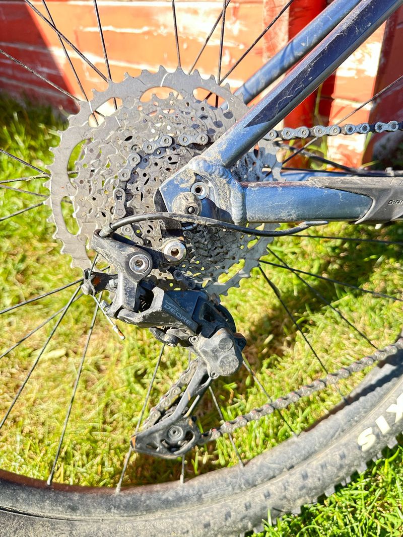 Giant Stance 29 2 2022 2022 Mountainbike de segunda mano, Gris claro — imagen 4 de 16