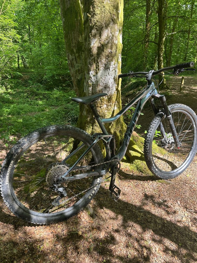Giant Stance 29 2 2022 2022 Mountainbike de segunda mano, Gris claro — imagen 1 de 16