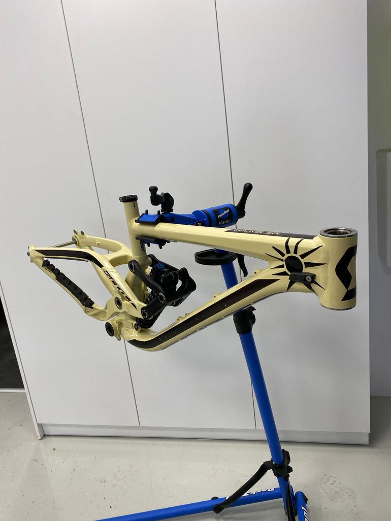 Used Scott Gambler 720 2019 Frameset 2019 Mountainbike — image 7 of 8