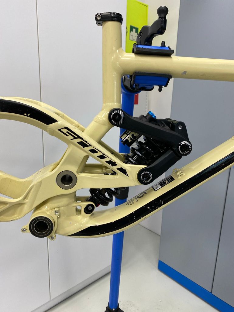 Used Scott Gambler 720 2019 Frameset 2019 Mountainbike — image 6 of 8