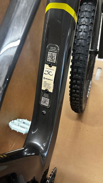 Used Scott Spark ST 900 Tuned TR 2024 2024 Mountainbike, Black, 29 — image 9 of 14