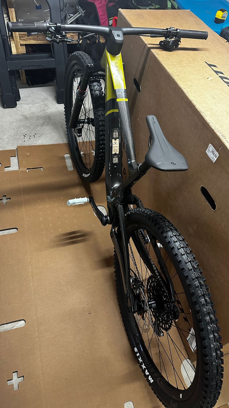 Used Scott Spark ST 900 Tuned TR 2024 2024 Mountainbike, Black, 29 — image 5 of 14