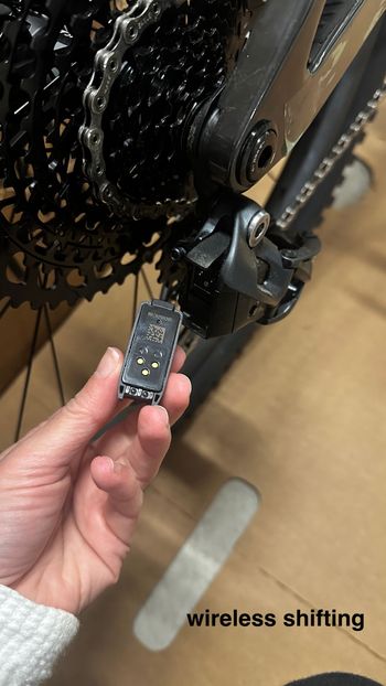 Used Scott Spark ST 900 Tuned TR 2024 2024 Mountainbike, Black, 29 — image 7 of 14