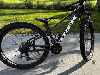 Used Trek Marlin 5 2020 2020 Mountainbike, Black, 27.5, 29 — image 10 of 10