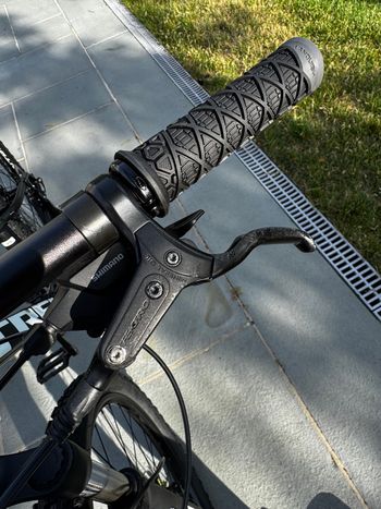 Used Trek Marlin 5 2020 2020 Mountainbike, Black, 27.5, 29 — image 2 of 10