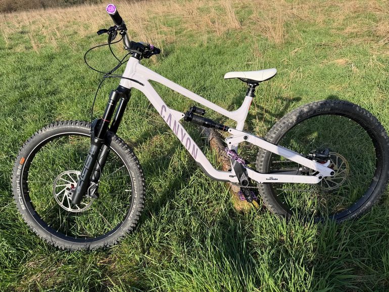 Used Canyon Torque Park AL 6 2024 2024 Mountainbike, White, 27.5 — image 1 of 6