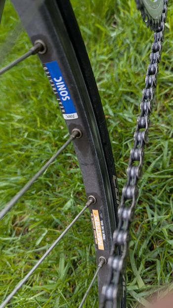Used Trek Vintage Trek 2200 Carbon Road Bike – Shimano 105 – GP5000 Tires – 58cm 1998 Road & Gravel, Light Gray — image 9 of 14