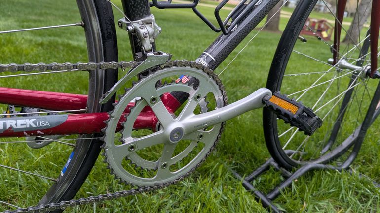 Used Trek Vintage Trek 2200 Carbon Road Bike – Shimano 105 – GP5000 Tires – 58cm 1998 Road & Gravel, Light Gray — image 4 of 14