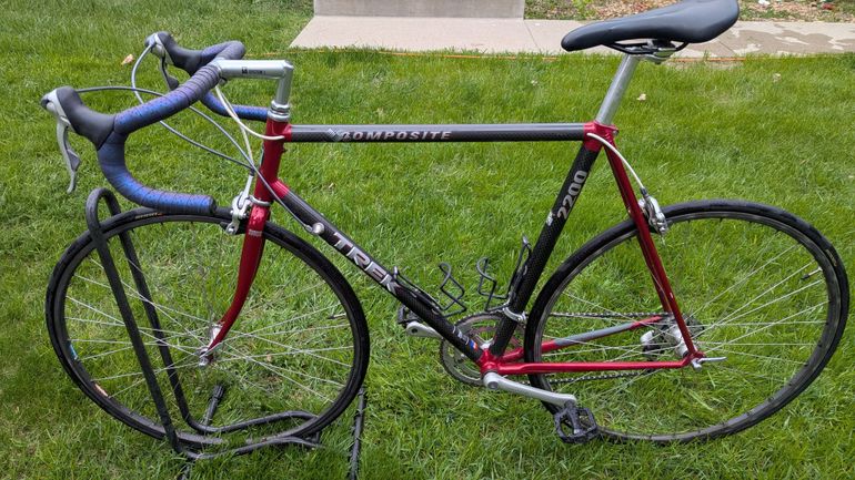 Used Trek Vintage Trek 2200 Carbon Road Bike – Shimano 105 – GP5000 Tires – 58cm 1998 Road & Gravel, Light Gray — image 7 of 14