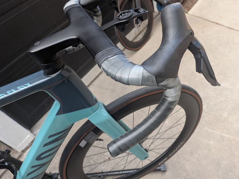 Used Canyon Aeroad CF SLX 8 Di2 2023 2023 Road & Gravel, Green — image 4 of 6