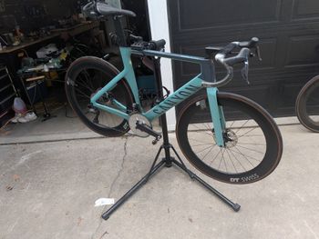 Used Canyon Aeroad CF SLX 8 Di2 2023 2023 Road & Gravel, Green — image 3 of 6