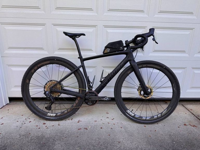 Used Specialized Diverge SRAM Red eTap AXS 2021 Road & Gravel, Black — image 1 of 4