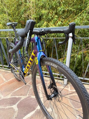 Scott Addict CX RC 2021 2021 Road & Gravel usato, Blu — immagine 2 di 10