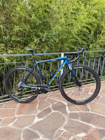 Scott Addict CX RC 2021 2021 Road & Gravel usato, Blu — immagine 1 di 10