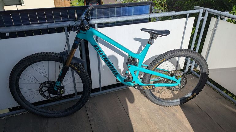 Used Propain Tyee CF 27.5 Highend 2022 2022 Mountainbike — image 2 of 3