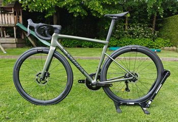 Used Specialized S-Works Tarmac SL8 - Shimano Dura-Ace Di2 2026 2026 Road & Gravel, Green — image 6 of 8