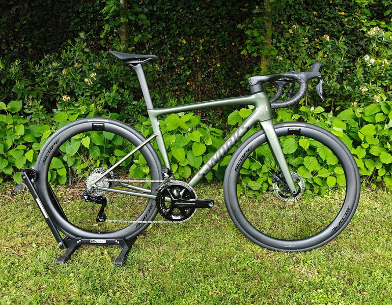 Used Specialized S-Works Tarmac SL8 - Shimano Dura-Ace Di2 2026 2026 Road & Gravel, Green — image 2 of 8