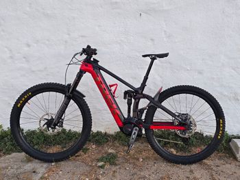 Used Trek Rail+ SRAM GX Eagle AXS (T-Type) 2022 Mountainbike, Red — image 2 of 7