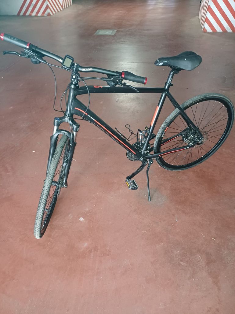 Used KLAS KLASS STREETRAY 28 BLACK RED DISCK Taglia:XL 2020 Urban, Black — image 1 of 4