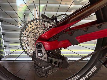 Used Trek Slash+ 9.7 SLX/XT 2025 2025 Mountainbike, Red, 27.5, 29 — image 20 of 20