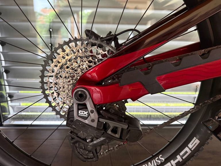 Used Trek Slash+ 9.7 SLX/XT 2025 2025 Mountainbike, Red, 27.5, 29 — image 20 of 20