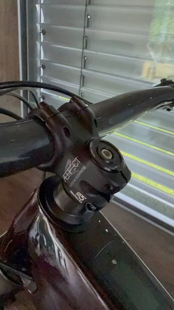 Used Trek Slash+ 9.7 SLX/XT 2025 2025 Mountainbike, Red, 27.5, 29 — image 14 of 20