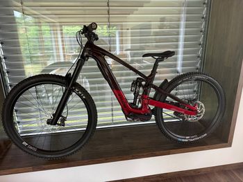 Used Trek Slash+ 9.7 SLX/XT 2025 2025 Mountainbike, Red, 27.5, 29 — image 8 of 20