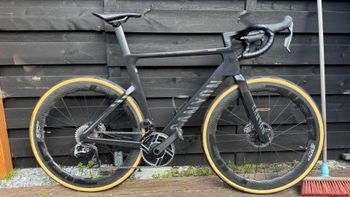 Used Canyon Aeroad CFR AXS 2025 2025 Road & Gravel