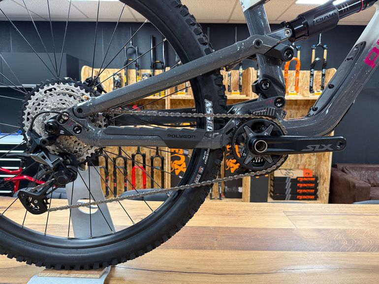 Used Polygon Collosus Shimano SLX 2026 Mountainbike, Light Gray — image 3 of 12