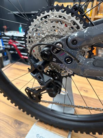 Used Polygon Collosus Shimano SLX 2026 Mountainbike, Light Gray — image 12 of 12