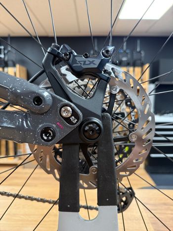 Used Polygon Collosus Shimano SLX 2026 Mountainbike, Light Gray — image 4 of 12