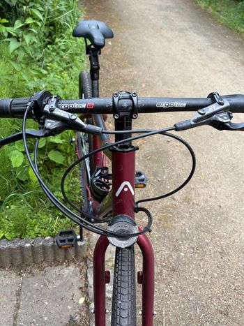 Used Santos Travelmaster 3+ | Pinion P1.18 | Gates Riemen – DEFEKT / FÜR BASTLER Santos Travelmaster 3+ | Pinion P1.18 | Gates Riemen – DEFEKT / FÜR BASTLER Custom Shimano Deore XT 2024 Road & Gravel, Red — image 19 of 30
