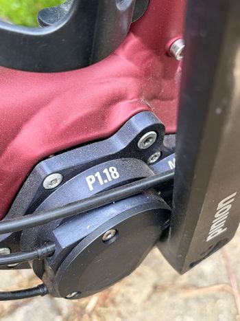 Used Santos Travelmaster 3+ | Pinion P1.18 | Gates Riemen – DEFEKT / FÜR BASTLER Santos Travelmaster 3+ | Pinion P1.18 | Gates Riemen – DEFEKT / FÜR BASTLER Custom Shimano Deore XT 2024 Road & Gravel, Red — image 4 of 30