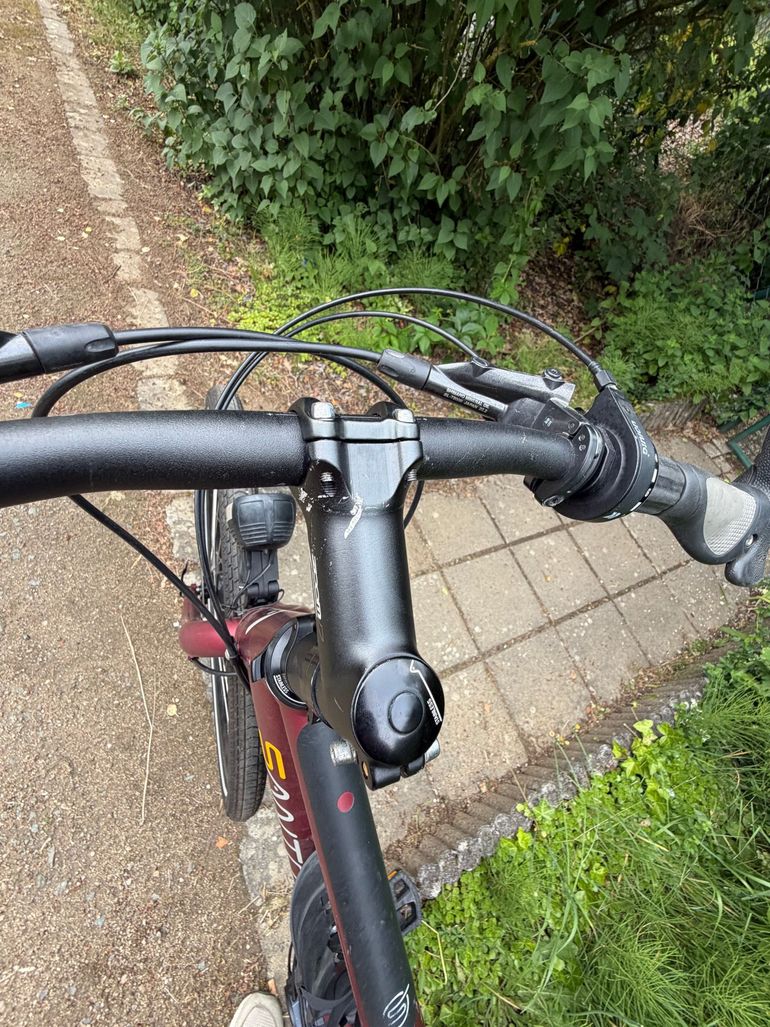 Used Santos Travelmaster 3+ | Pinion P1.18 | Gates Riemen – DEFEKT / FÜR BASTLER Santos Travelmaster 3+ | Pinion P1.18 | Gates Riemen – DEFEKT / FÜR BASTLER Custom Shimano Deore XT 2024 Road & Gravel, Red — image 15 of 30