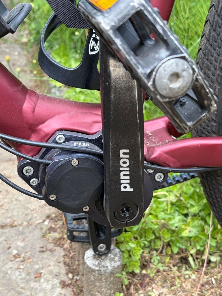 Used Santos Travelmaster 3+ | Pinion P1.18 | Gates Riemen – DEFEKT / FÜR BASTLER Santos Travelmaster 3+ | Pinion P1.18 | Gates Riemen – DEFEKT / FÜR BASTLER Custom Shimano Deore XT 2024 Road & Gravel, Red — image 3 of 30