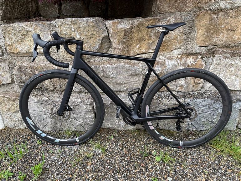Used Canyon Ultimate CF SLX 8 Force AXS 2023 2023 Road & Gravel, Black — image 2 of 6