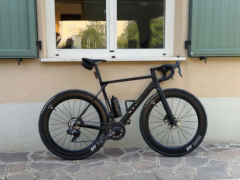 Used Canyon Ultimate CF SLX 8 Force AXS 2023 2023 Road & Gravel, Black — image 1 of 6