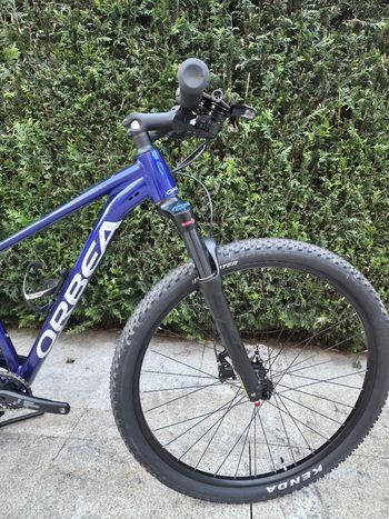 Used Orbea ONNA 20 2024 2024 Mountainbike, Blue, 27.5, 29 — image 4 of 6